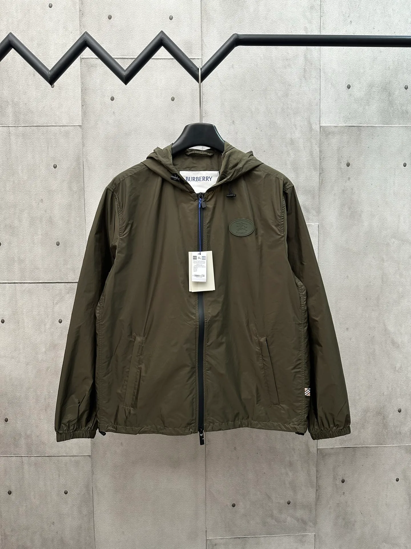 burberry ： 100% 。 。 ， ， 。 ，Breathable ， 。 ： ： ， ， 。 ， 。 。 ， ， 。 ： SIZE: S M L XL